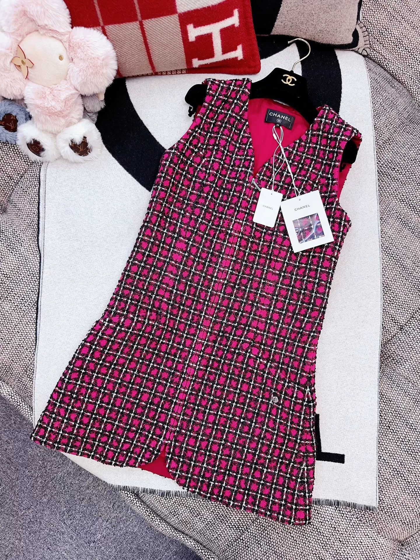 Chanel Chanel 23K Red Black Sleeveless Dress Size US 38 / EU 54 - 1 Thumbnail