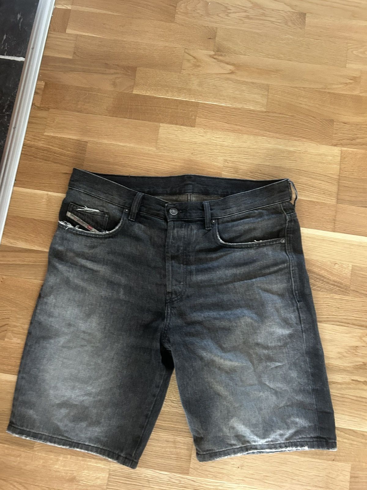 Diesel Deisel Jeans Short Size US 32 / EU 48 - 1 Thumbnail