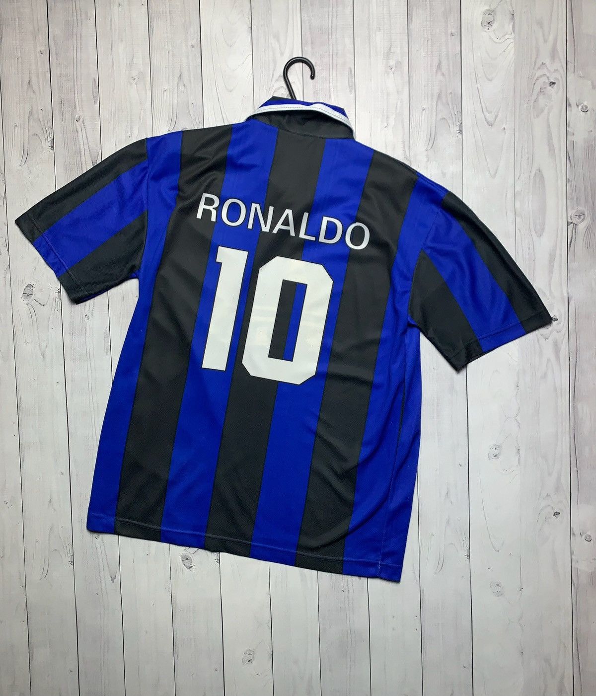 Vintage Vintage inter soccer tee logo rare Ronaldo size XL Size US M / EU 48-50 / 2 - 1 Thumbnail