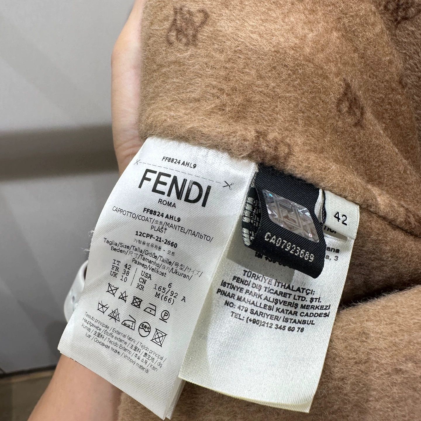 Fendi Fendi apr179 new camel long overcoat 42 Size M / US 6-8 / IT 42-44 - 7 Thumbnail
