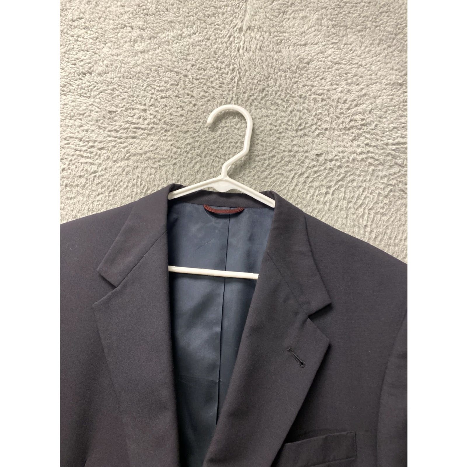 Hart Schaffner Marx Hart Schaffner Marx Blazer Navy Blue Wool Two Gold Buttons Mens 41 Regular Blue Gold Buttons Notch Lapel Single-Breasted Two-Button Front Vintage No Size 42R - 5 Thumbnail