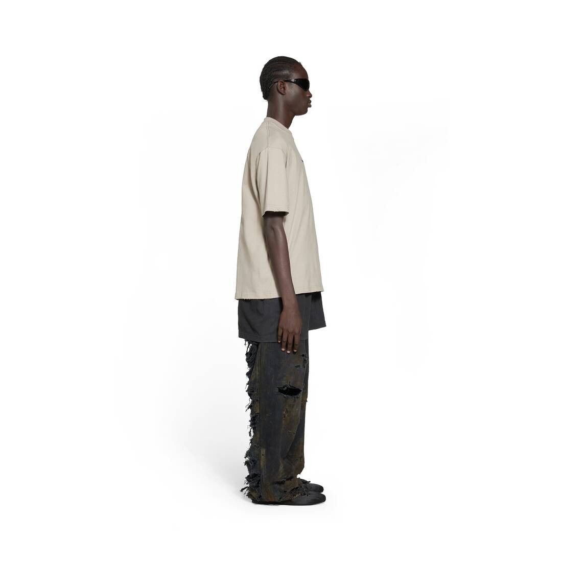 Balenciaga o1bcso1str0125 Back T-Shirt Medium Fit in Beige Size US M / EU 48-50 / 2 - 4 Thumbnail