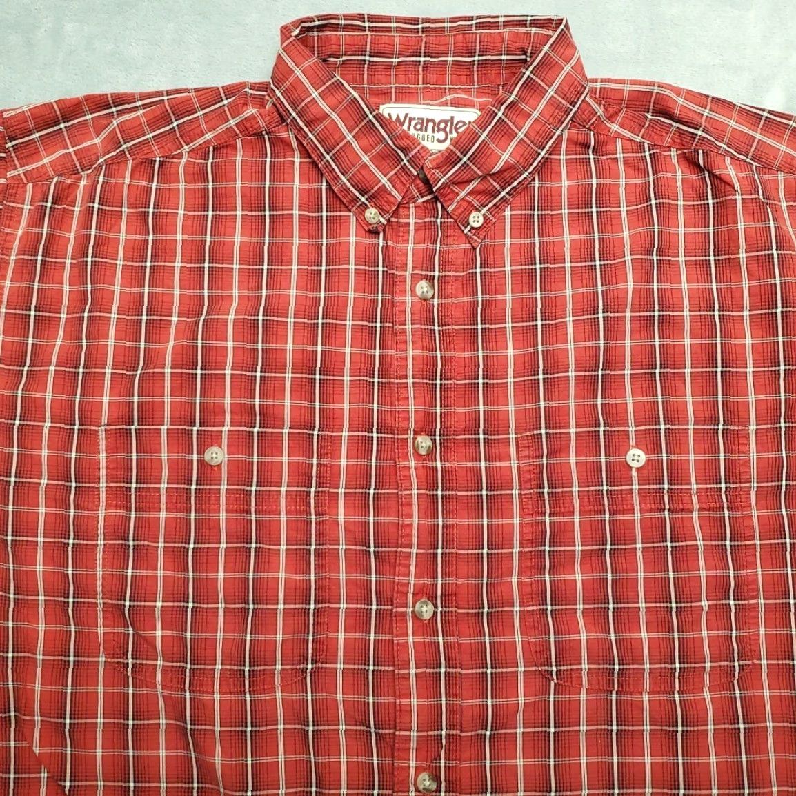 Wrangler VINTAGE Wrangler Shirt Mens 2XL Red Plaid Rugged Wear Cotton Long Sleeve Wrinkle Resistant Button-Up with Pockets Men Button-Down Collar Size US XXL / EU 58 / 5 - 3 Thumbnail