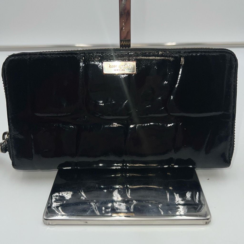 Kate Spade Kate Spade Patent Leather Long Wallet with Tan Interior Size ONE SIZE - 1 Thumbnail