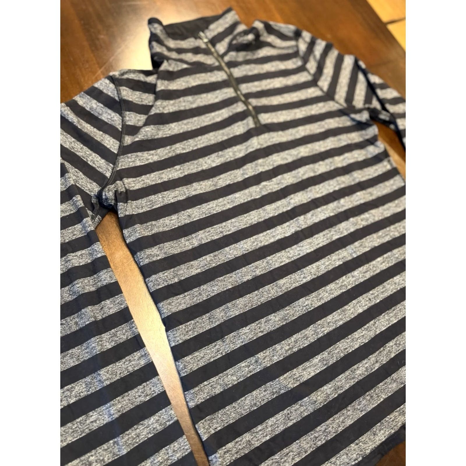 Lululemon Lululemon Shirt Mens Large Studio 1/4 Zip Classic Stripe Heathered Gray Black Size US L / EU 52-54 / 3 - 3 Thumbnail