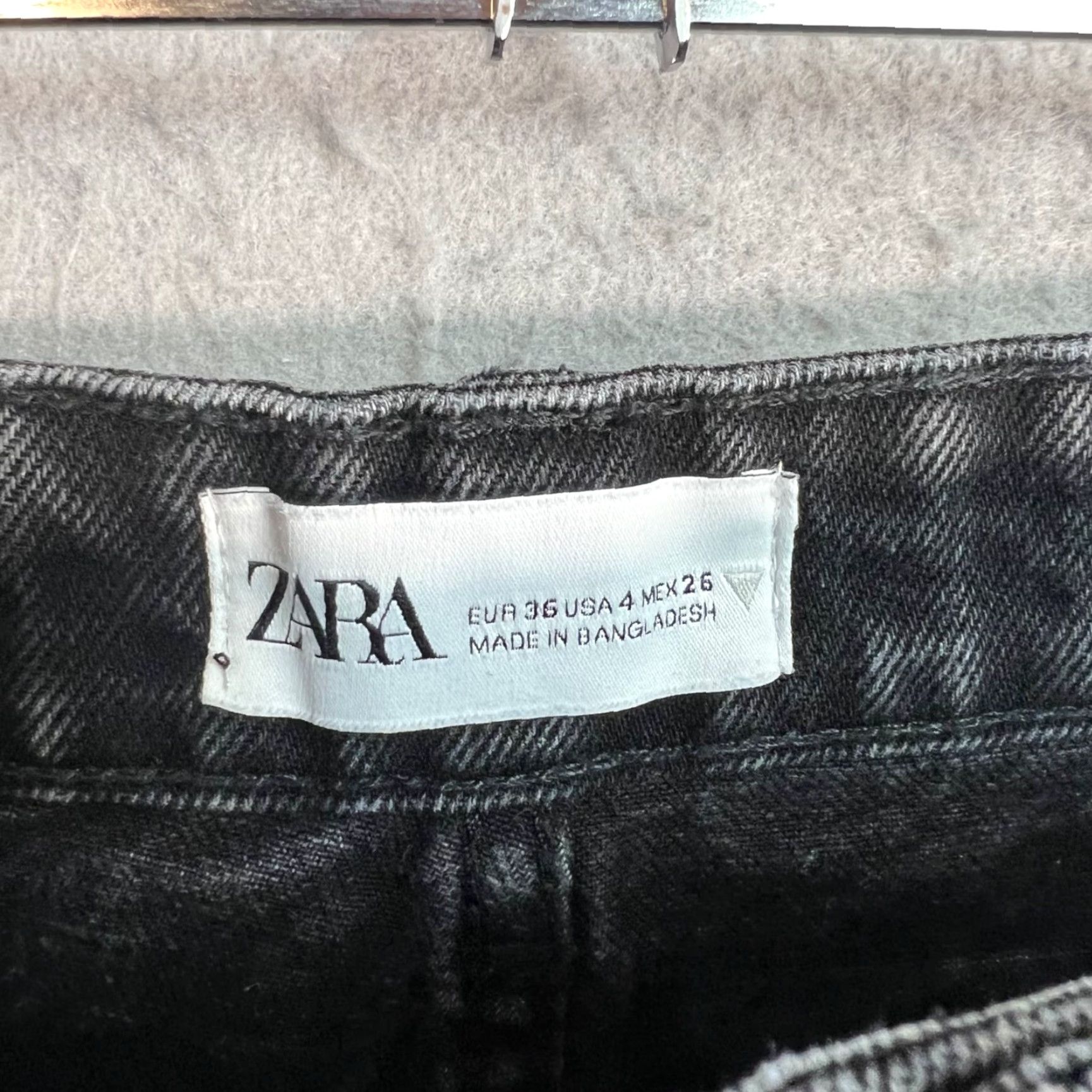 Zara VINTAGE Zara Womens Distressed Black Denim High-Waisted Shorts Size 4 - 2 in Inseam, Cotton, Flat Front, Cut-Off, Women, Black, Denim, High Rise Size 27" / US 4 / IT 40 - 3 Thumbnail