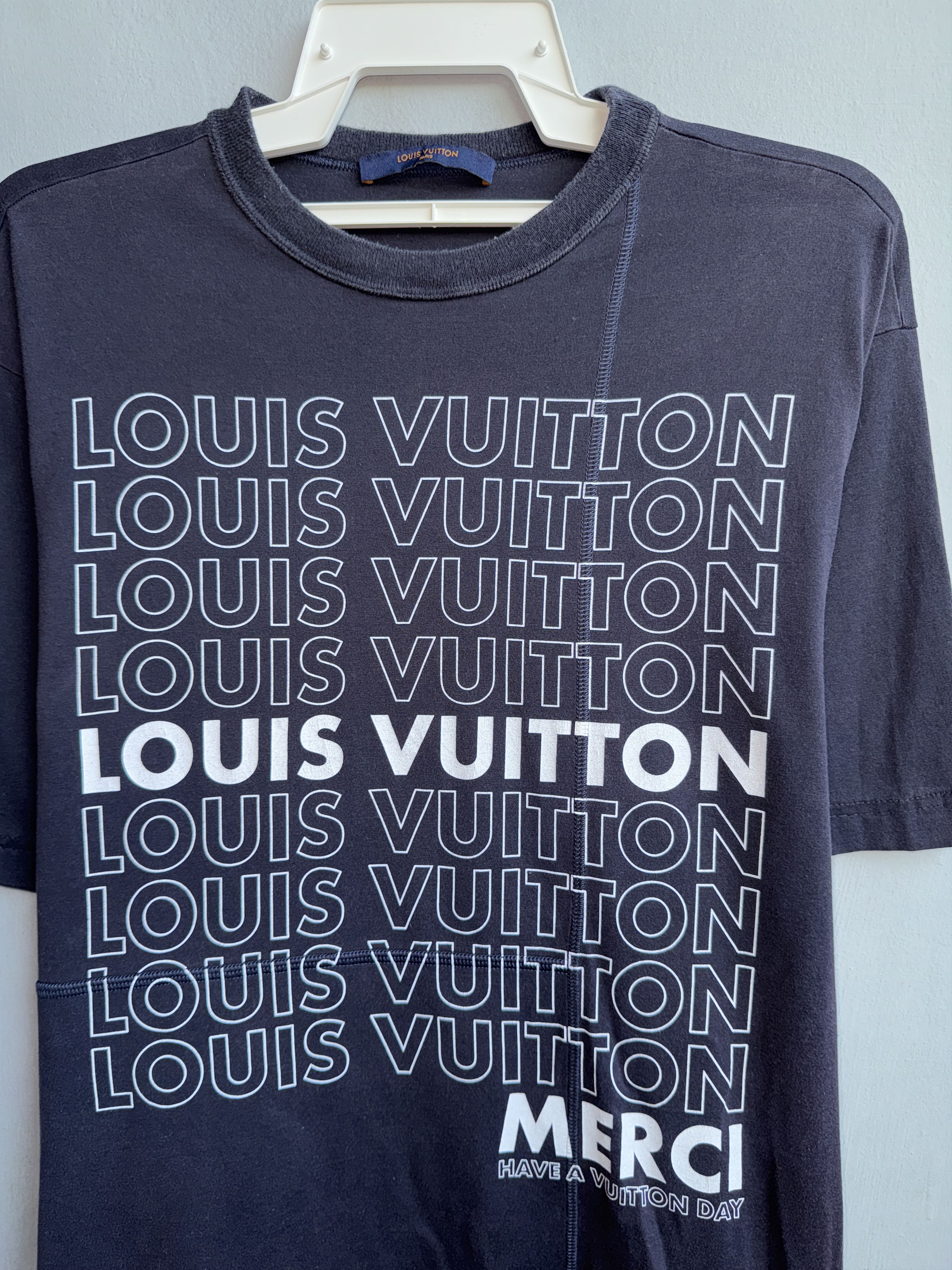 Louis Vuitton LV Louis Vuitton Merci Have A Vuitton Day T-Shirt Size US XL / EU 56 / 4 - 3 Thumbnail