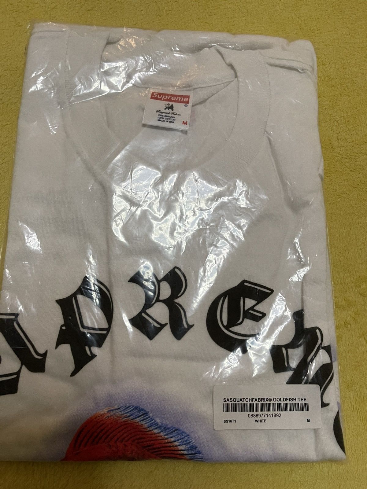 Supreme Supreme sasquatchfabrix goldfish tee T-shirt Size US M / EU 48-50 / 2 - 1 Thumbnail