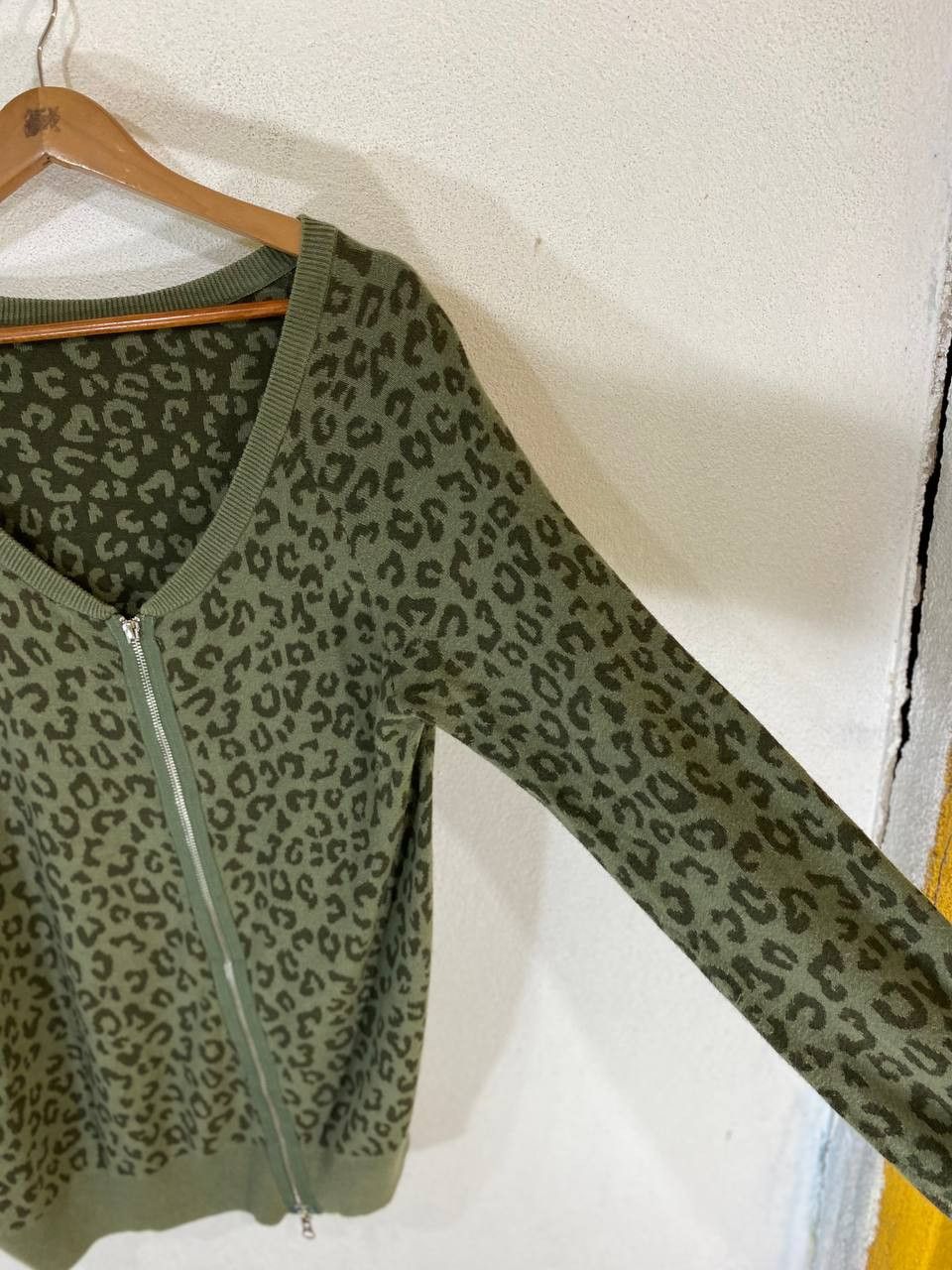 Adidas adidas leopard design cotton jacket nice design Size L / US 10 / IT 46 - 3 Thumbnail