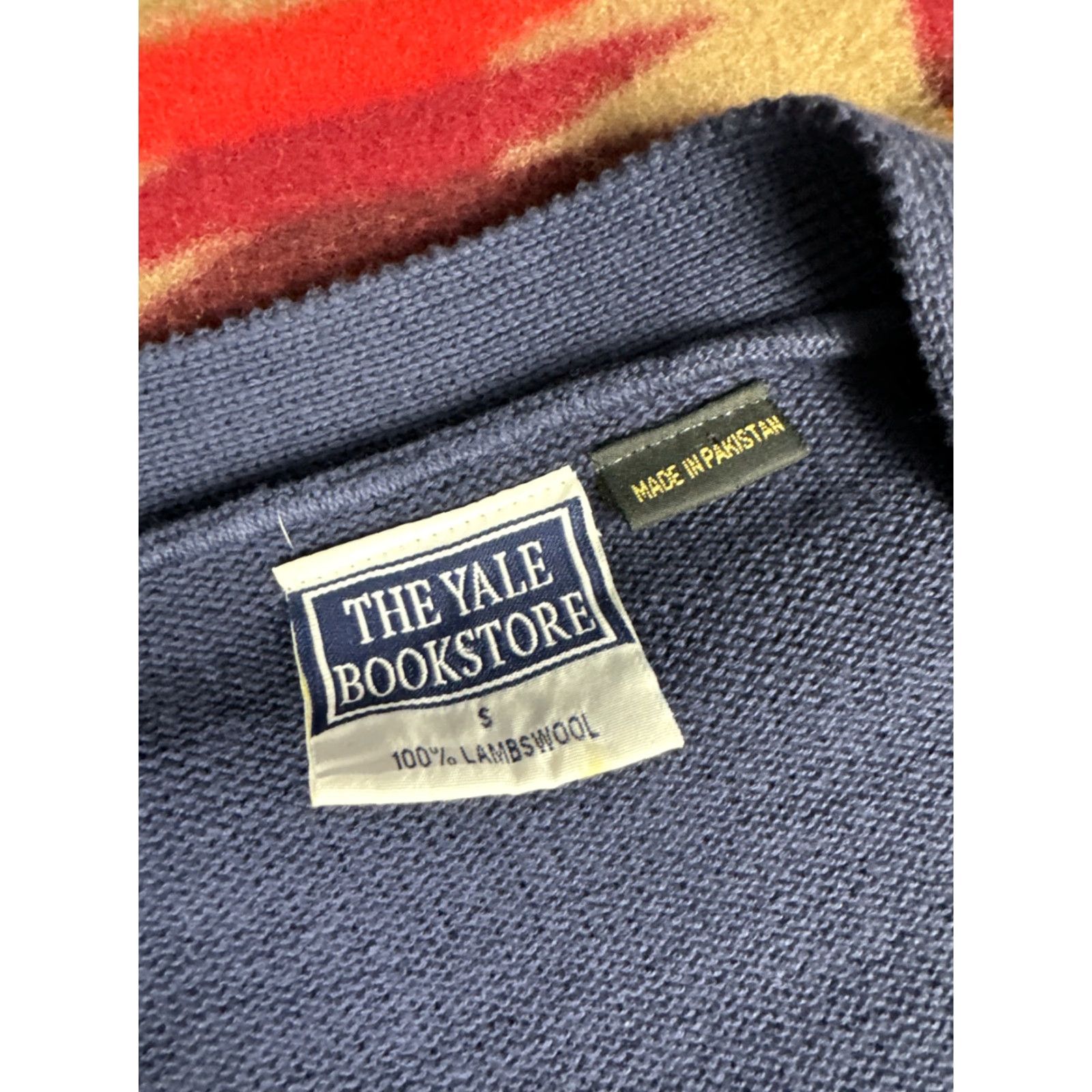 Vintage VINTAGE The Yale Bookstore Yale University Cardigan Sweater Sz Small Unisex Mens White Cardigan University Mens S Size US S / EU 44-46 / 1 - 4 Thumbnail