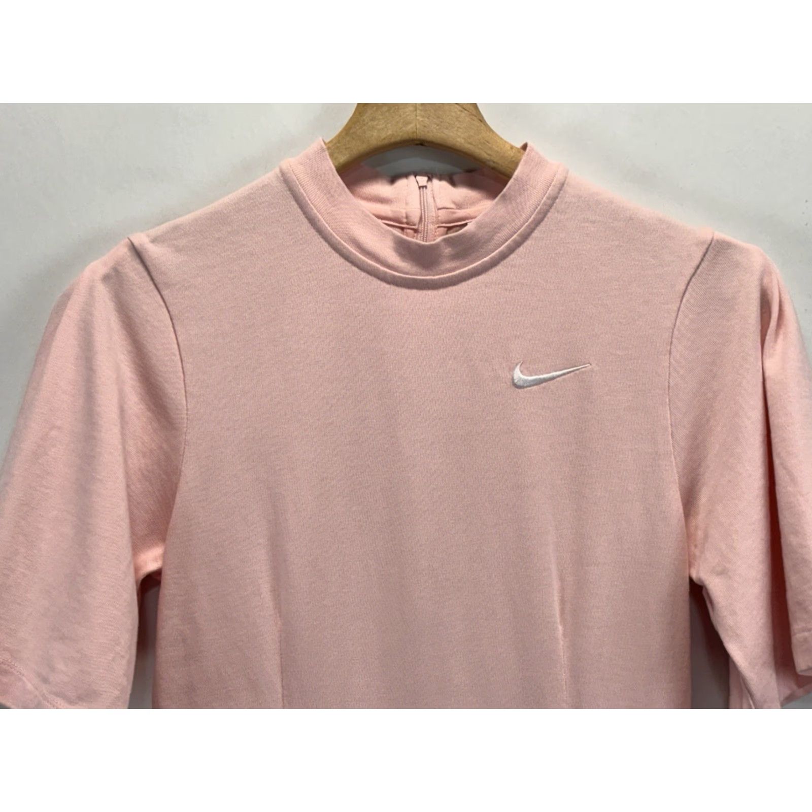 Nike VINTAGE Nike NSW One Piece Jumpsuit Women’s Small Pink Crop Back Zip Swoosh Embroidered Size 28" / US 6 / IT 42 - 2 Thumbnail