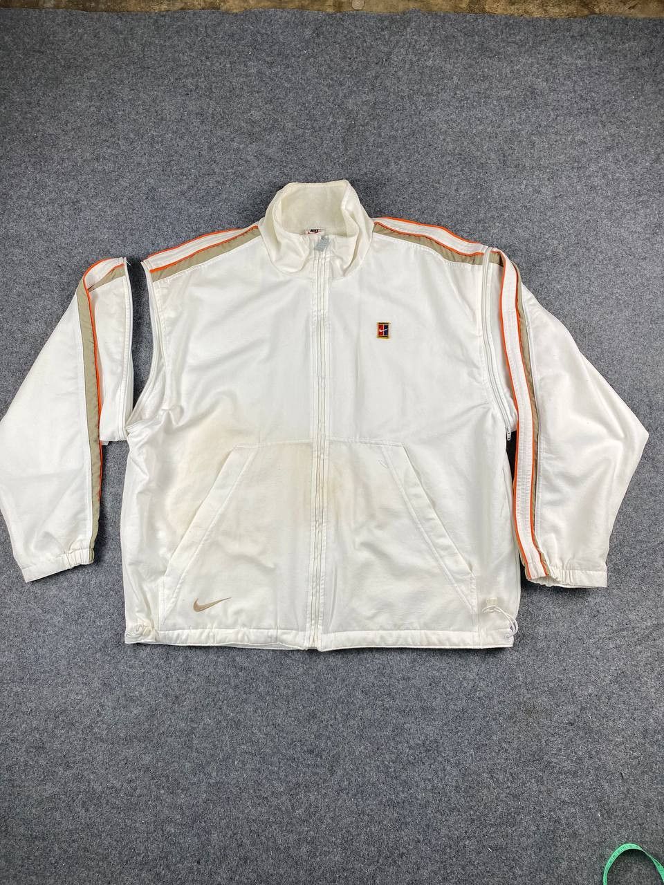 Nike vintage 90s nike court jacket removeablesleeves Size US L / EU 52-54 / 3 - 1 Thumbnail