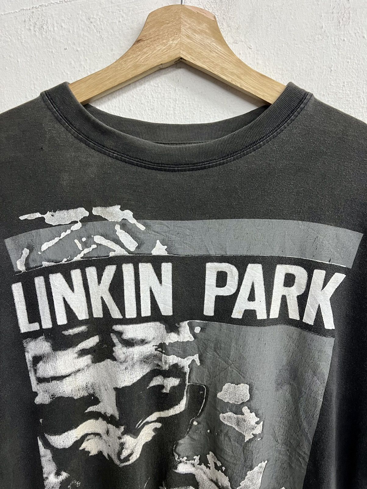 Band Tees × Vintage Rare THRASHED Linkin Park Living Things World Tour Tee Size US M / EU 48-50 / 2 - 4 Thumbnail