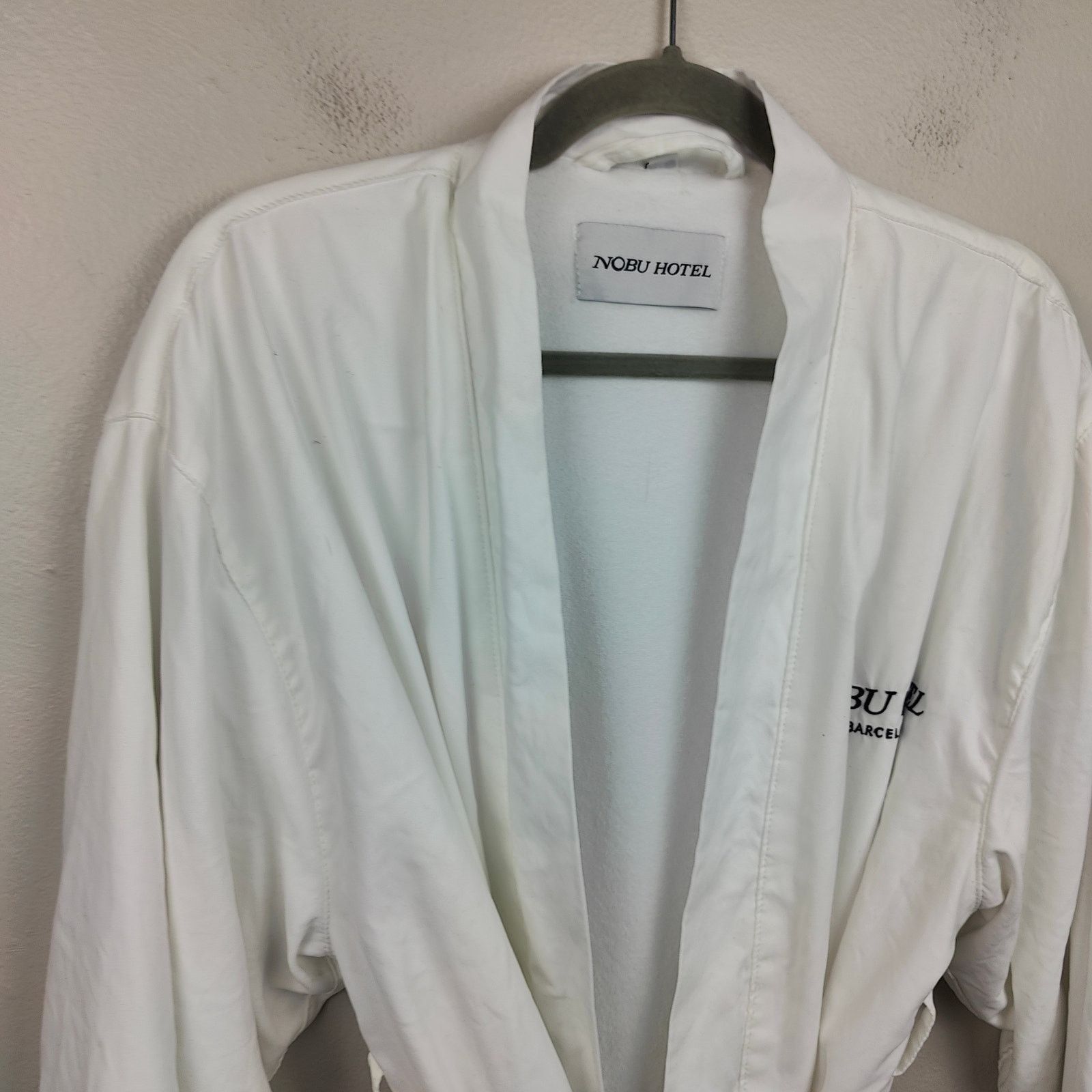 Other Nobu Hotel Barcelona Robe Size Medium White Terry Size US M / EU 48-50 / 2 - 8 Thumbnail