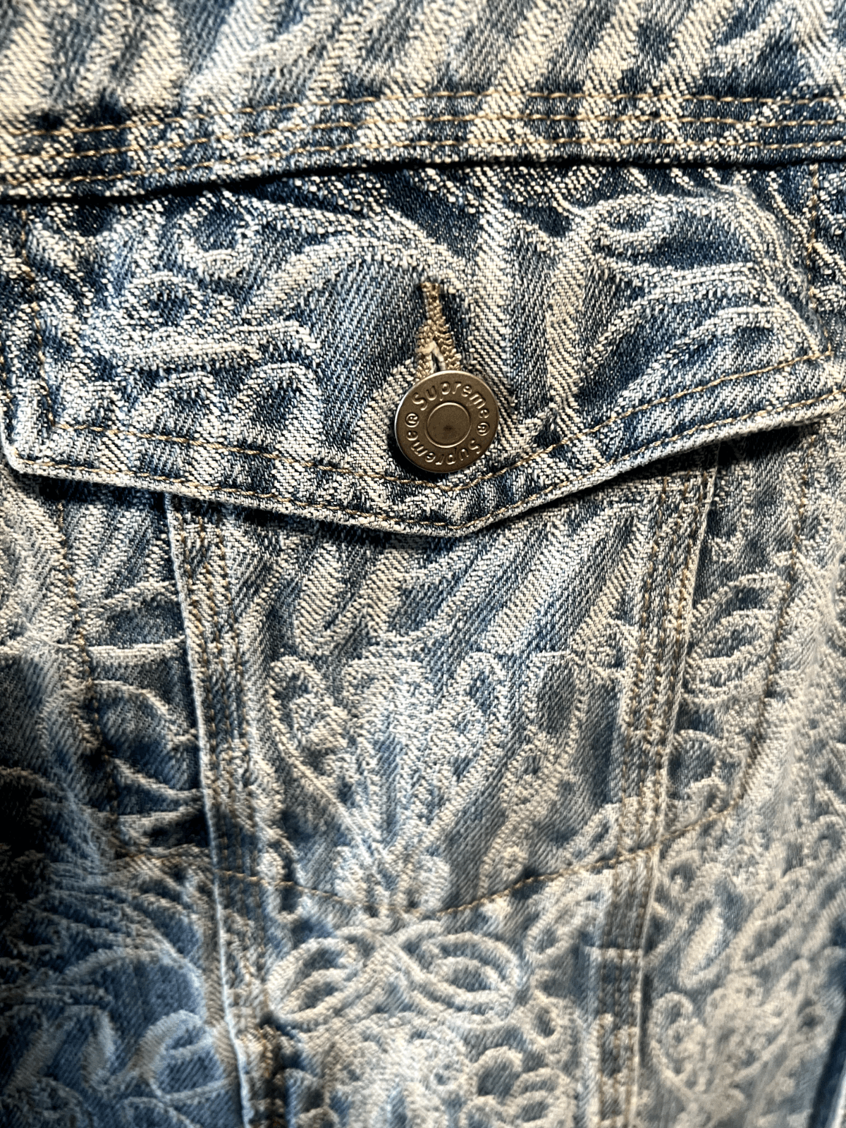Supreme SUPREME 22AW Script Jacquard Denim Trucker Jacket XL Size US XL / EU 56 / 4 - 4 Thumbnail