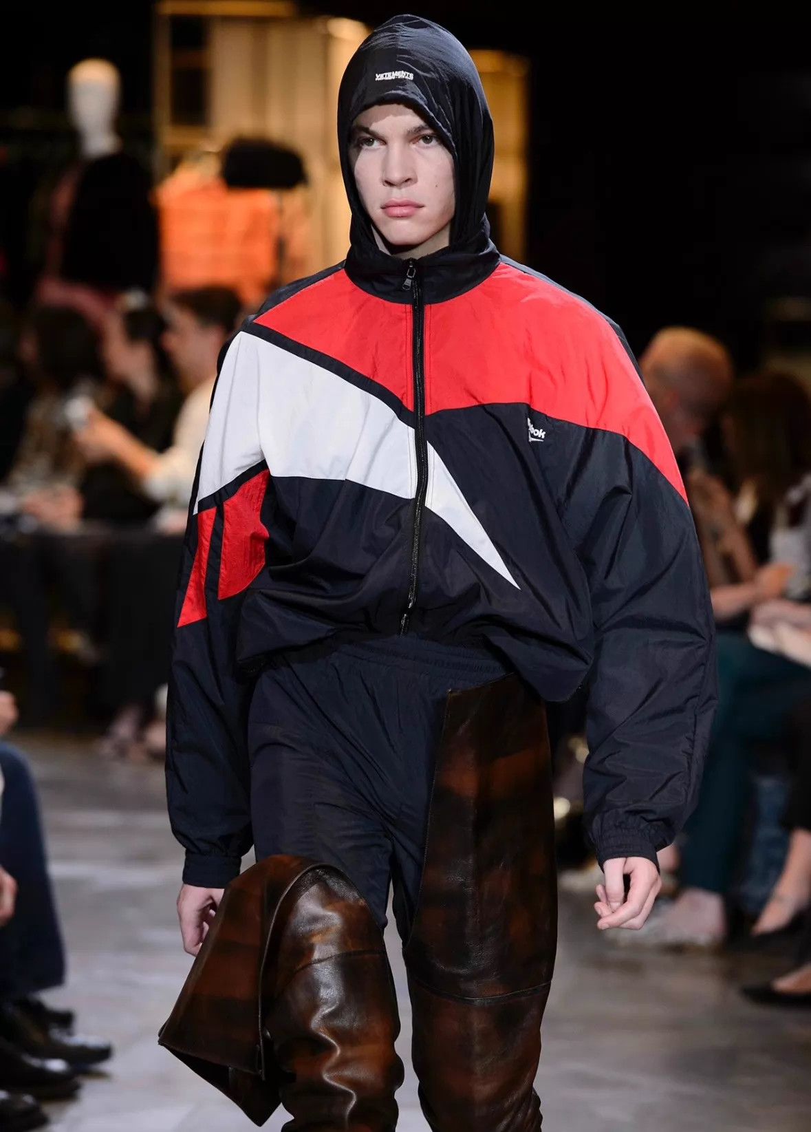 Vetements Vetements x Reebok Oversized Batwing Hooded Jacket S Size US S / EU 44-46 / 1 - 8 Thumbnail