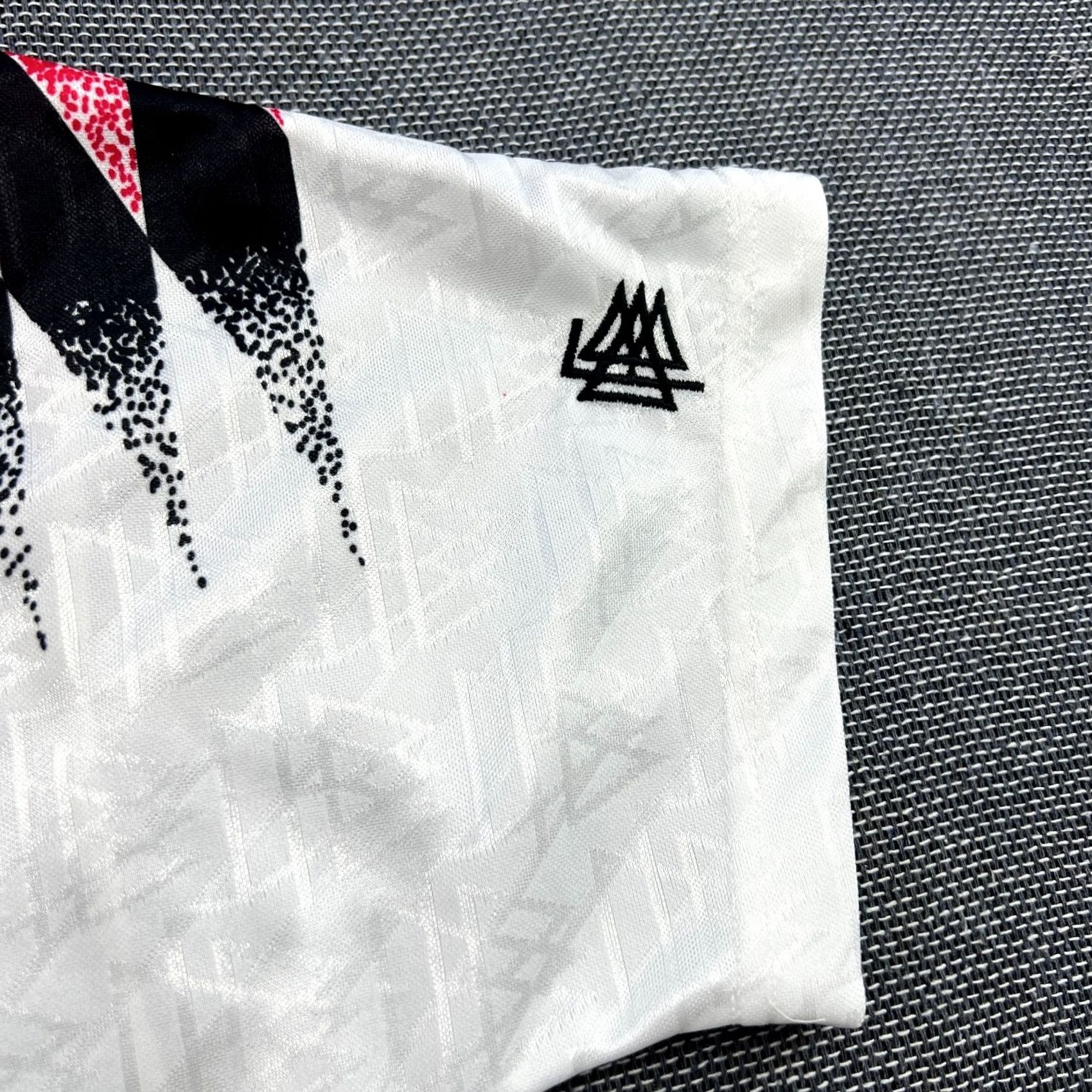 Adidas Germany Vintage 1994-1996 Adidas Home Mens football Jersey XS Shirt Adult Regular XS White Jersey Mens Football Shirt Size US XS / EU 42 / 0 - 7 Thumbnail