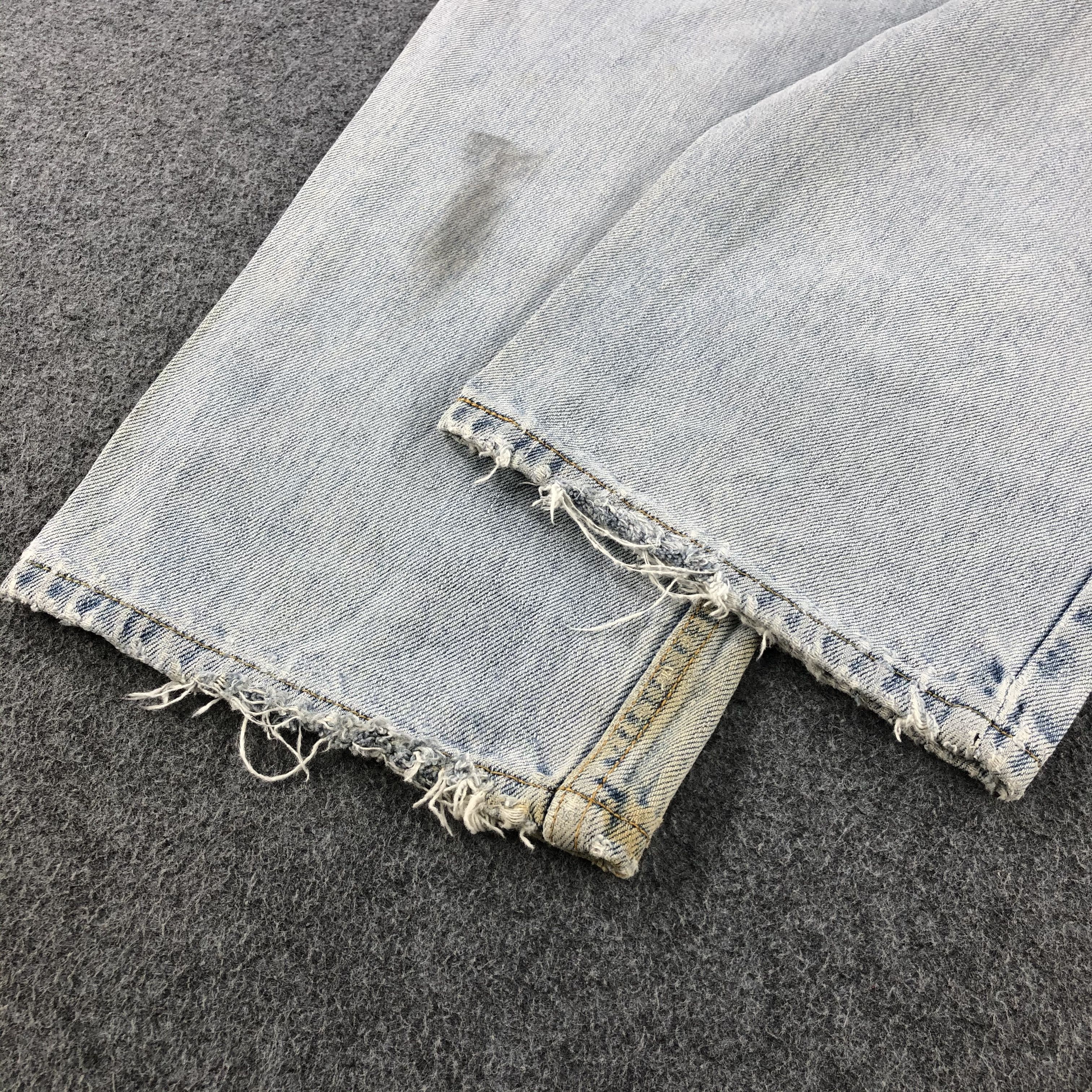 Levi's Light Wash Vintage Levis 550 Jeans-J1132 Size US 33 - 6 Thumbnail