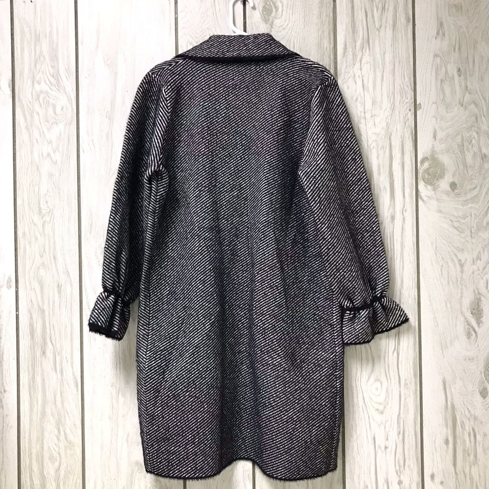 Vintage Baciano Women Black/White Striped Wool Blend Tweed Snap Knee Length Overcoat XL Coat Women Oversized Travel Workwear Party/Cocktail Men? No Size XL / US 12-14 / IT 48-50 - 2 Thumbnail
