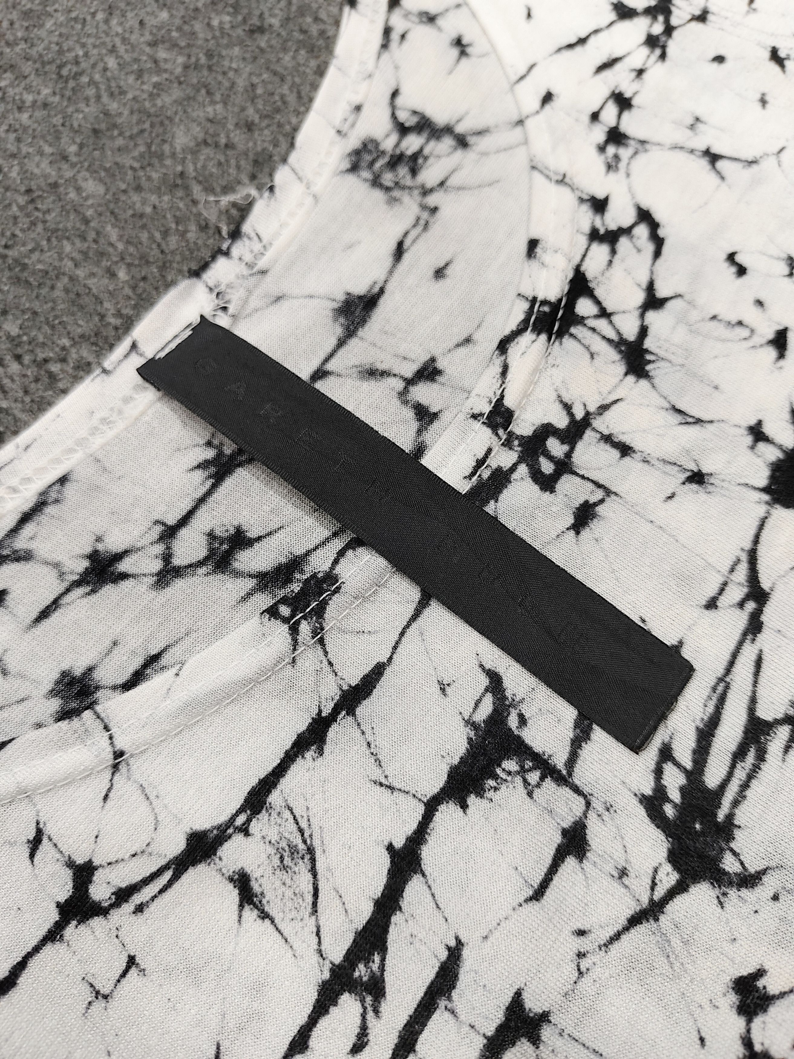 Gareth Pugh Gareth Pugh❤️‍🔥Abstract Gothic Graphic Runway Tshirt Size M / US 6-8 / IT 42-44 - 3 Thumbnail