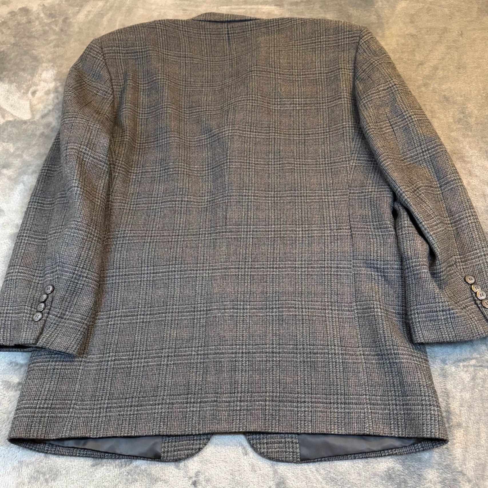 Jones New York VINTAGE Jones New York Marshall Fields Mens 41R Grey Plaid 3-Button Blazer Sport Coat Size 42R - 6 Thumbnail
