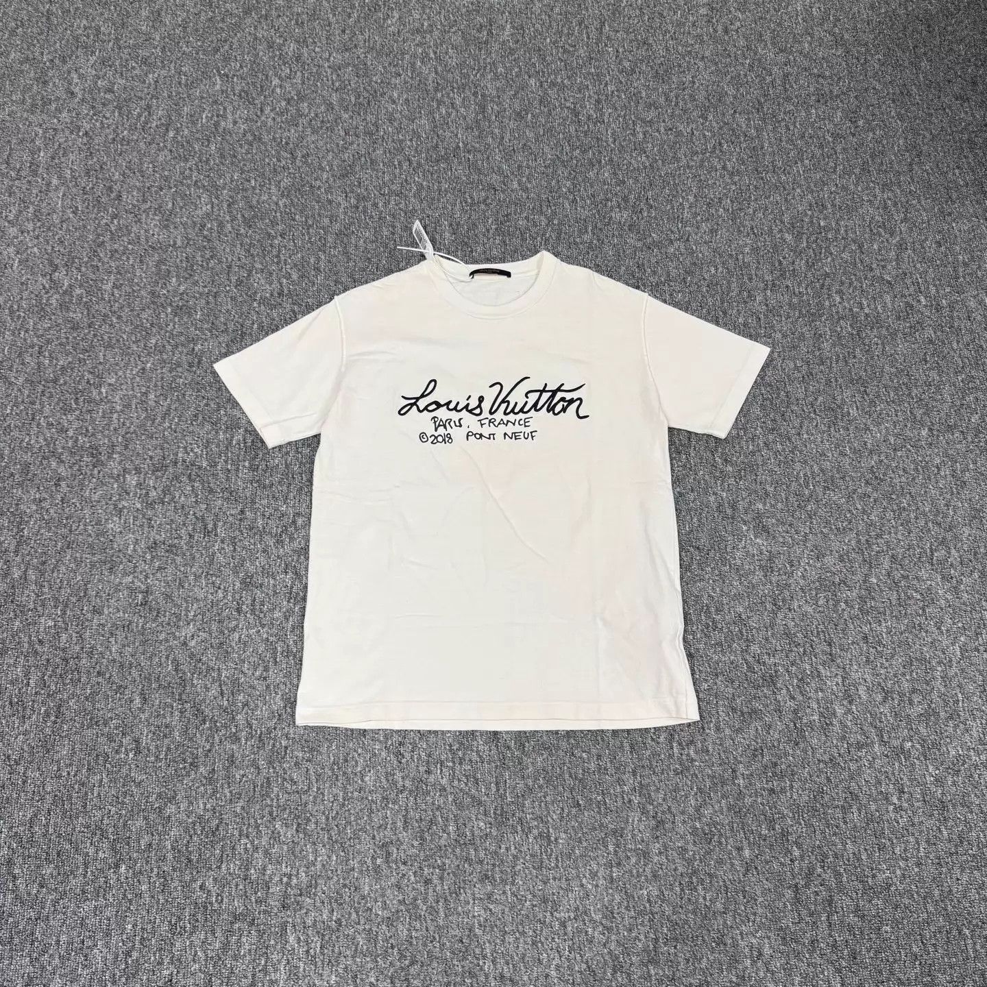Louis Vuitton LV Script Embroidered Short Sleeve T-shirt M 99 New Size US M / EU 48-50 / 2 - 1 Thumbnail