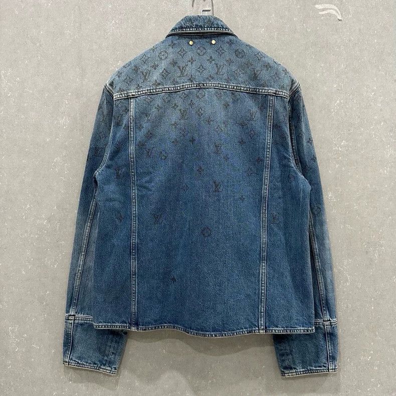 Louis Vuitton Louis Vuitton Gradient print denim jacket Size US L / EU 52-54 / 3 - 2 Thumbnail