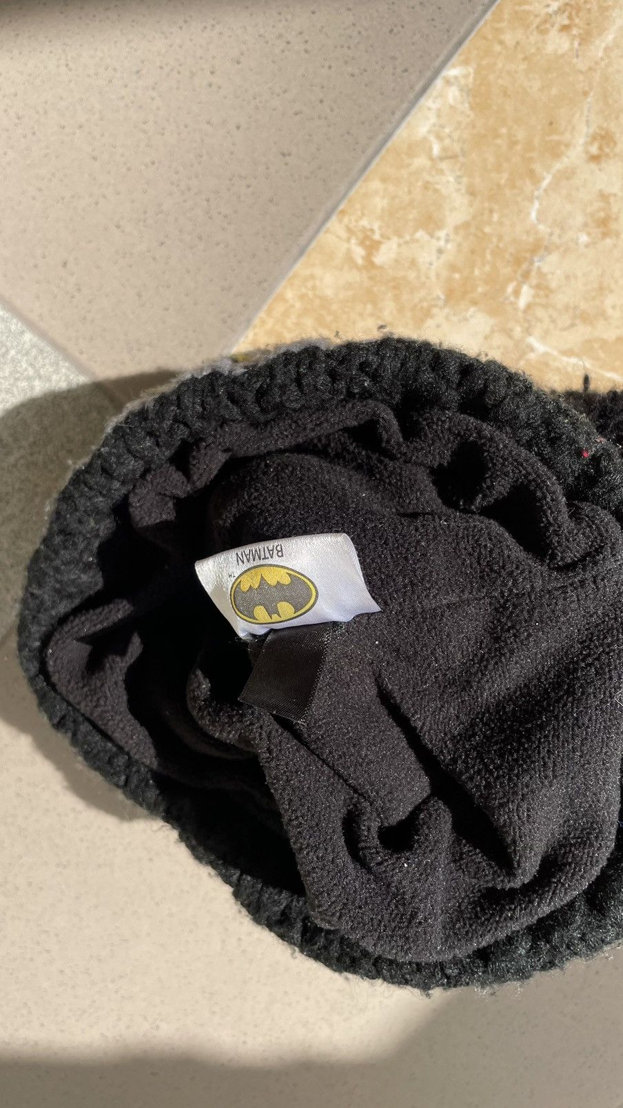 DC Comics Batman Adult/Youth Yellow /Black, OSFM Hat/Beanie NWOT Size ONE SIZE - 4 Thumbnail