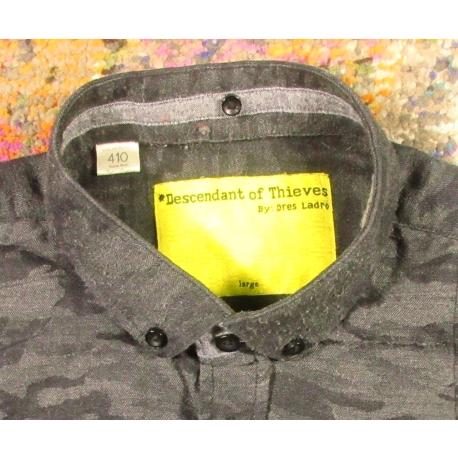 Vintage VINTAGE DESCENDANT OF THIEVES Button Shirt Mens L Camouflage Limited Edition Reversable Collar Size US L / EU 52-54 / 3 - 3 Thumbnail
