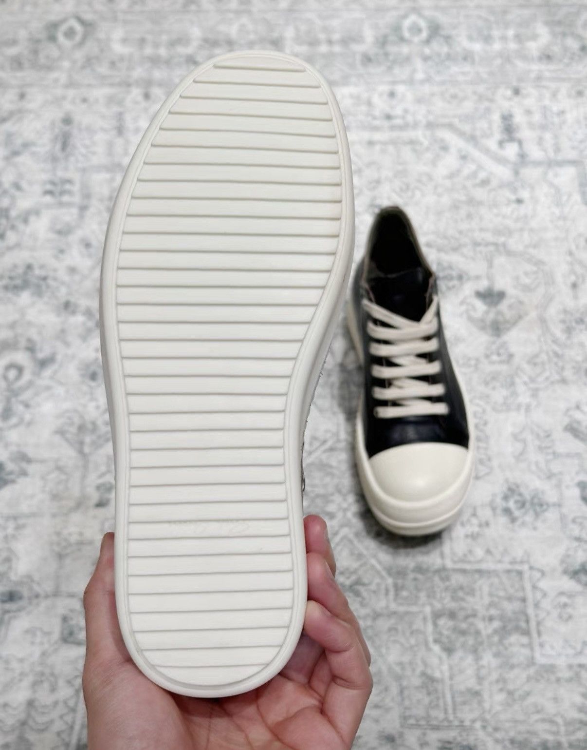 Rick Owens Rick Owens black and white low-top classic leather sneakers Size US 7 / IT 37 - 7 Thumbnail