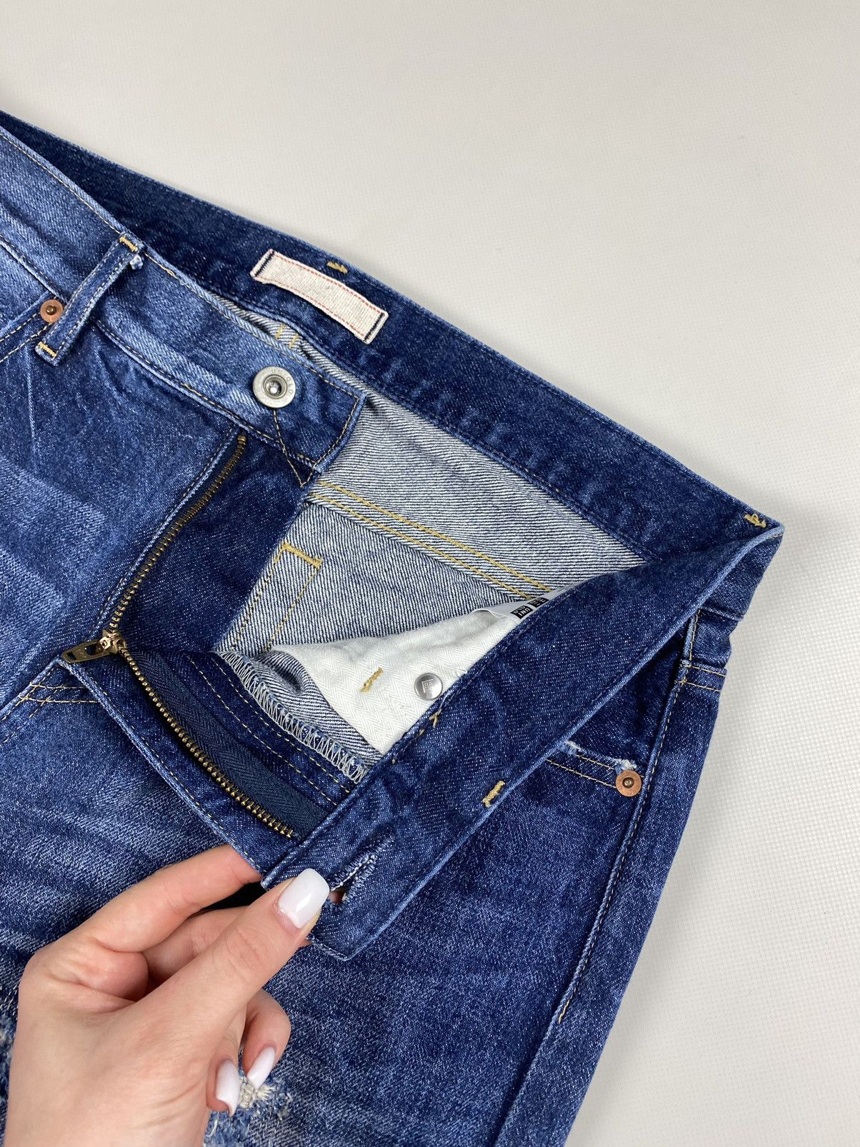 Uniqlo Uniqlo Japanese Selvedge denim men’s boyfriend tapered jeans Size US 27 - 12 Thumbnail