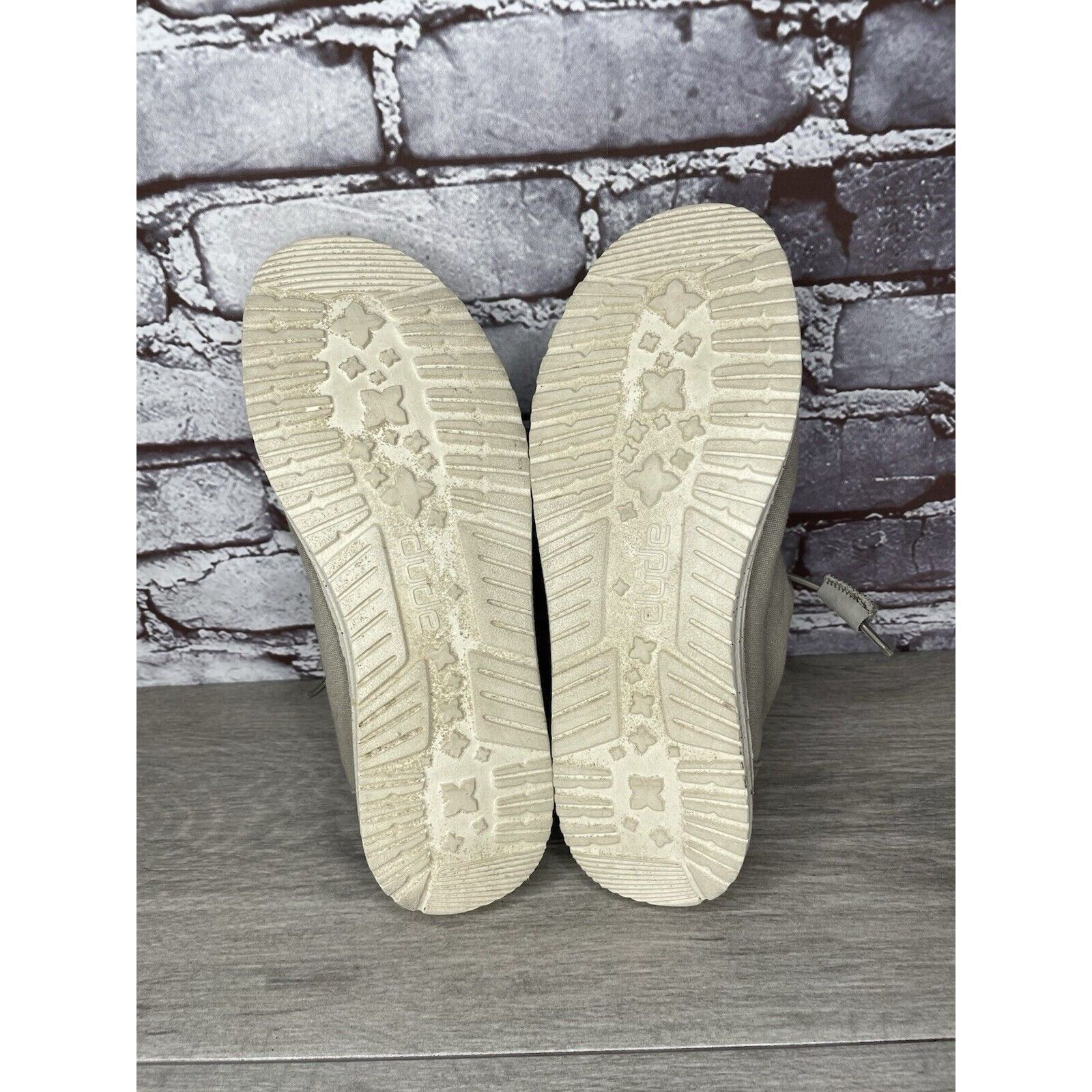 Other Hey Dude Wendy Grey Canvas Fabric Lace Lightweight Sneakers Size US 7 / IT 37 - 22 Thumbnail