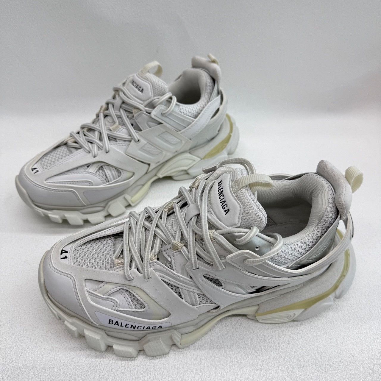 Balenciaga Balenciaga White Lowtop Sneakers 8.5 Men Size US 8.5 / EU 41-42 - 1 Thumbnail