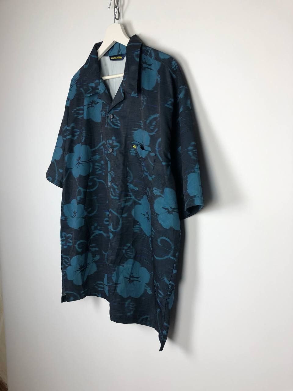 Quiksilver Quiksilver Shirt Hawaiian Vintage Flowers size XL Size US XL / EU 56 / 4 - 5 Thumbnail