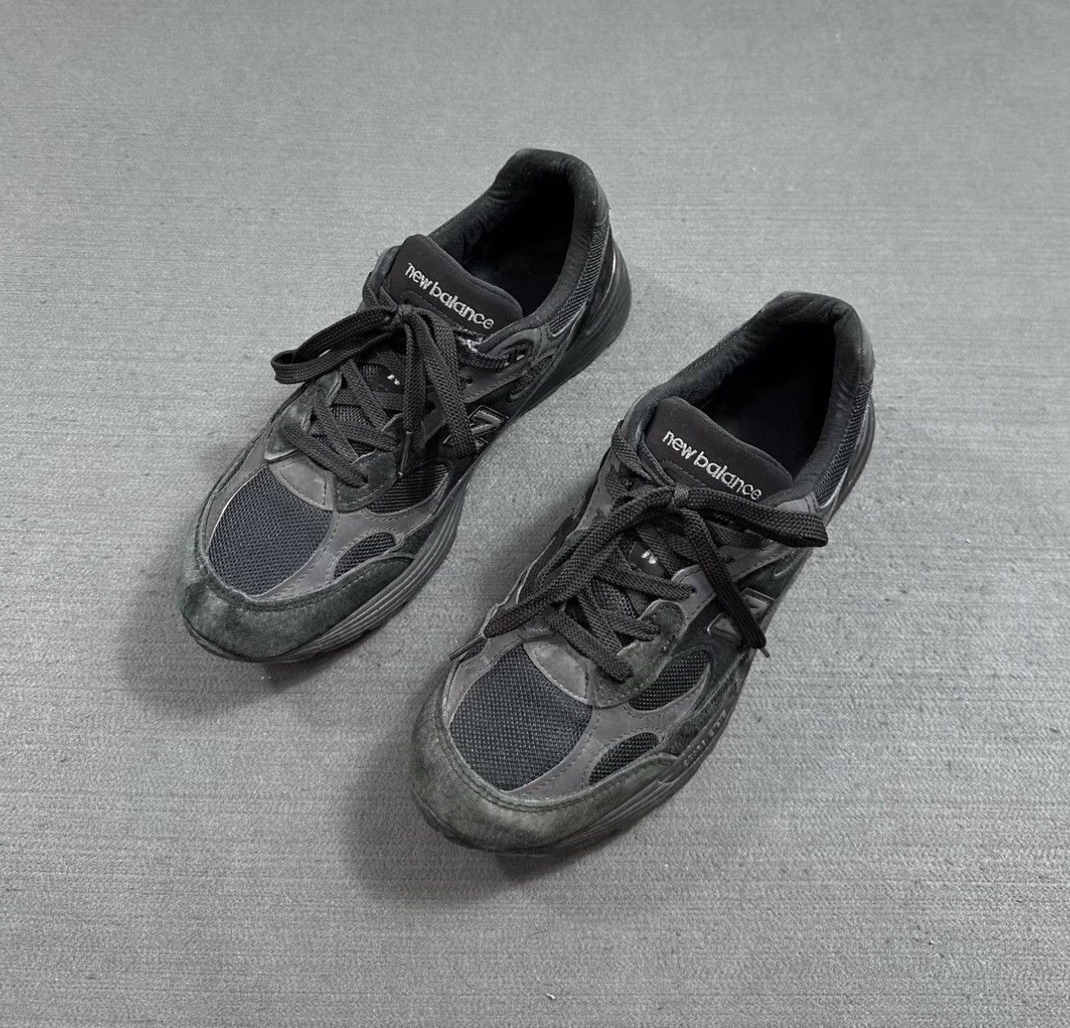 New Balance New Balance 992 Low-Top Retro Running Shoes J16 Size US 8.5 / EU 41-42 - 2 Thumbnail