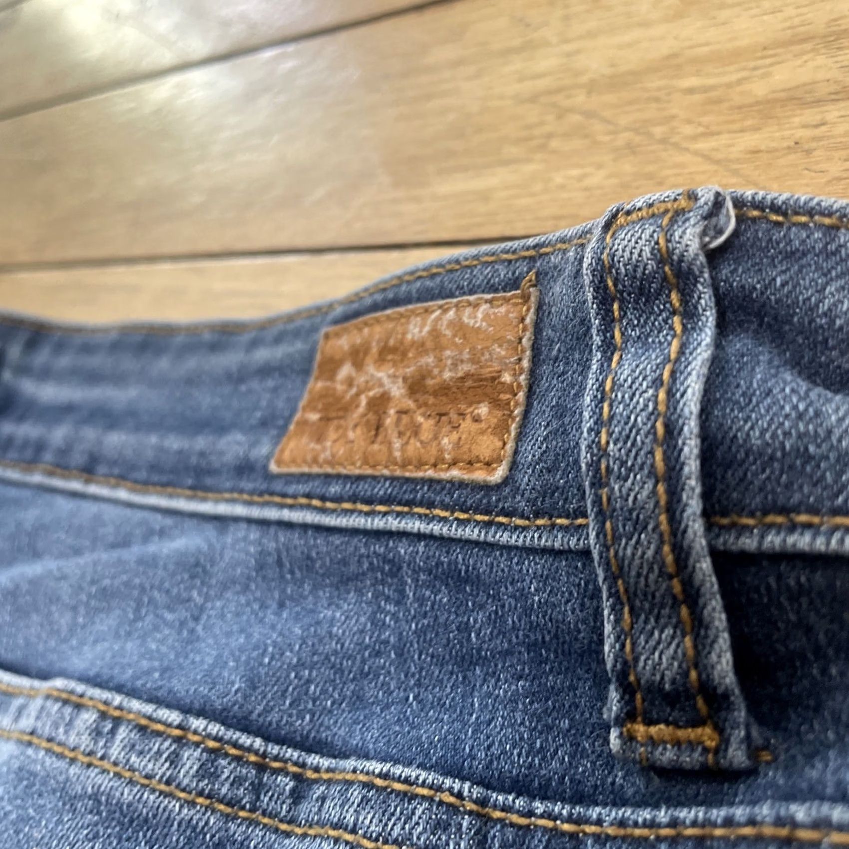 Denime Judy Blue Los Angeles Jeans Women 15 32 Straight Mid Stretch Lightweight Denim Jeans Size 36" / US 14 / IT 50 - 5 Thumbnail