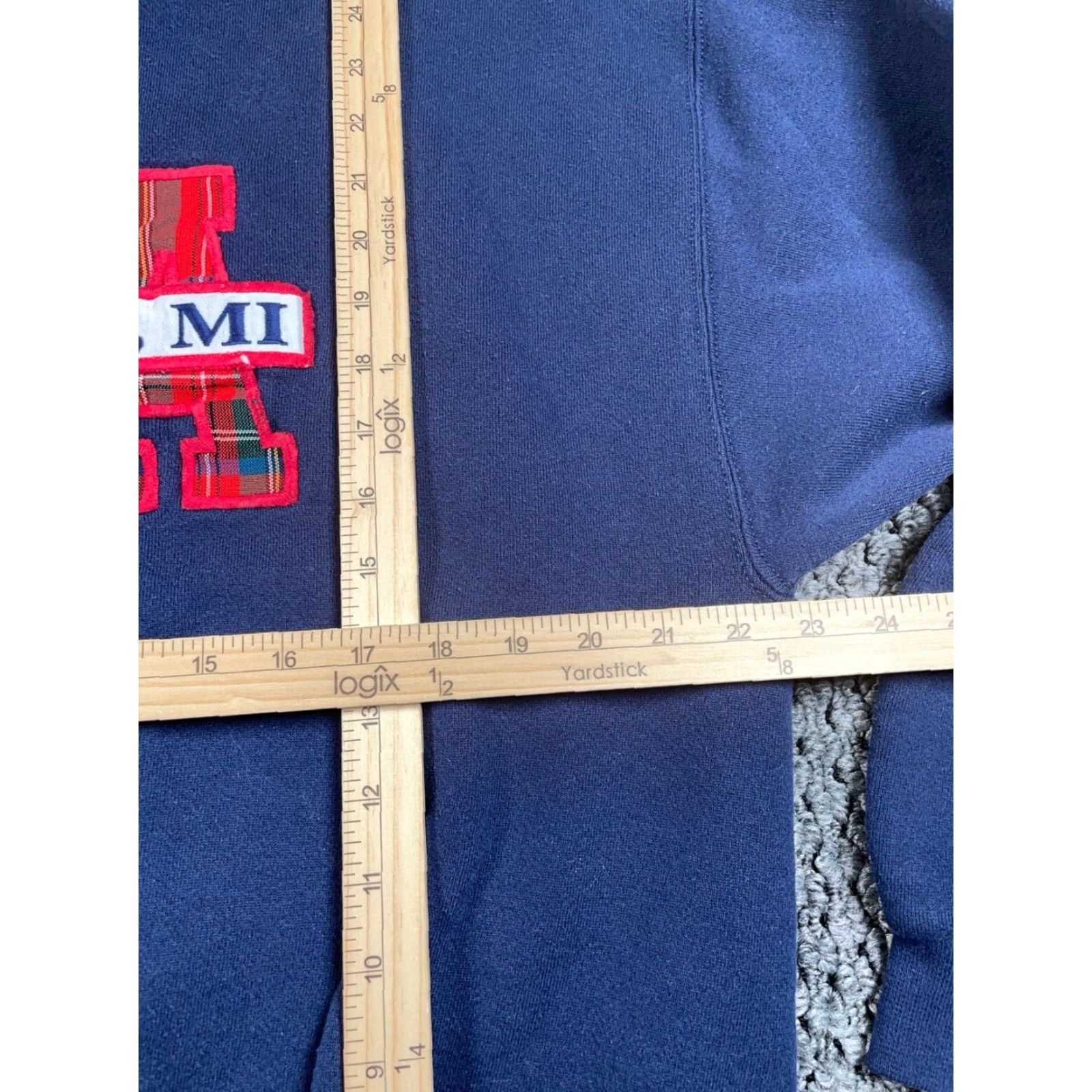 Vintage VINTAGE VTG Big Rapids Michigan Embroidered Sweatshirt Adult XL Dark Blue 50-50 Blend Mens Pullover 90s City Retro Size US XL / EU 56 / 4 - 6 Thumbnail
