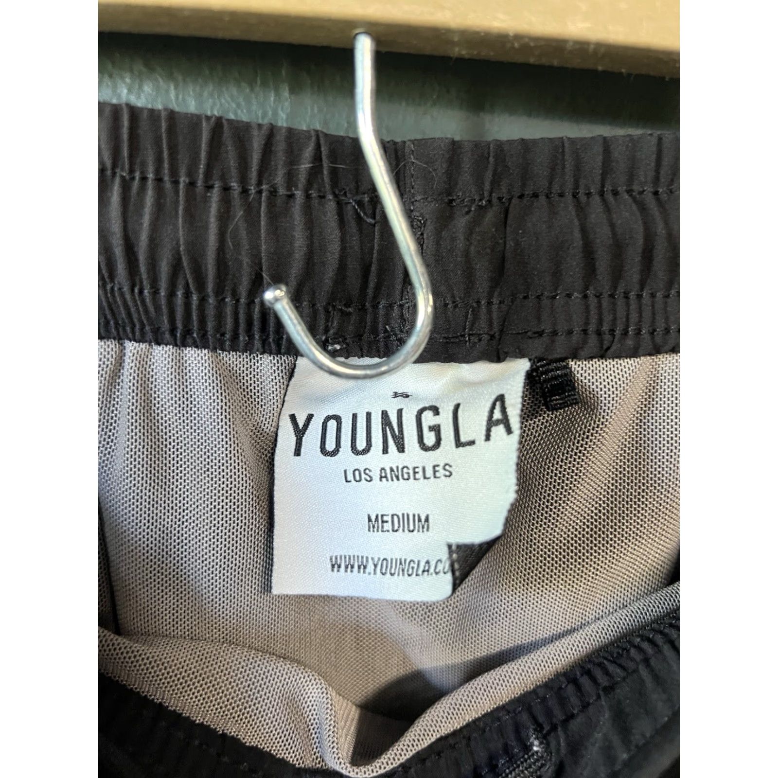 Vintage YuongLA Mens Black Athletic Shorts w/ Drawstring Size M Athletic Shorts Men Black YuongLA (Note: keep within 200 chars) Size US 31 - 3 Thumbnail