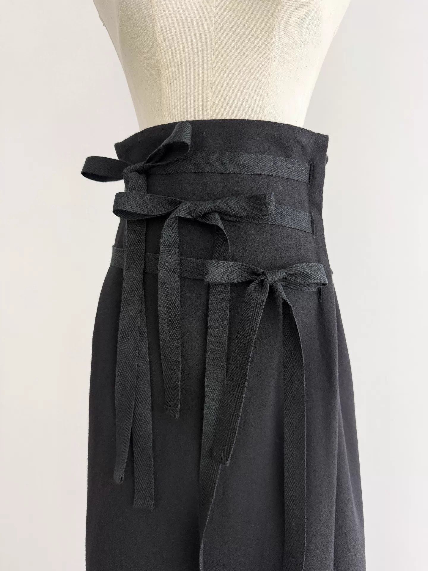 Comme des Garcons CDG Black Wool High-Waist Triple Tie Long Skirt M Size 27" / US 4 / IT 40 - 6 Thumbnail
