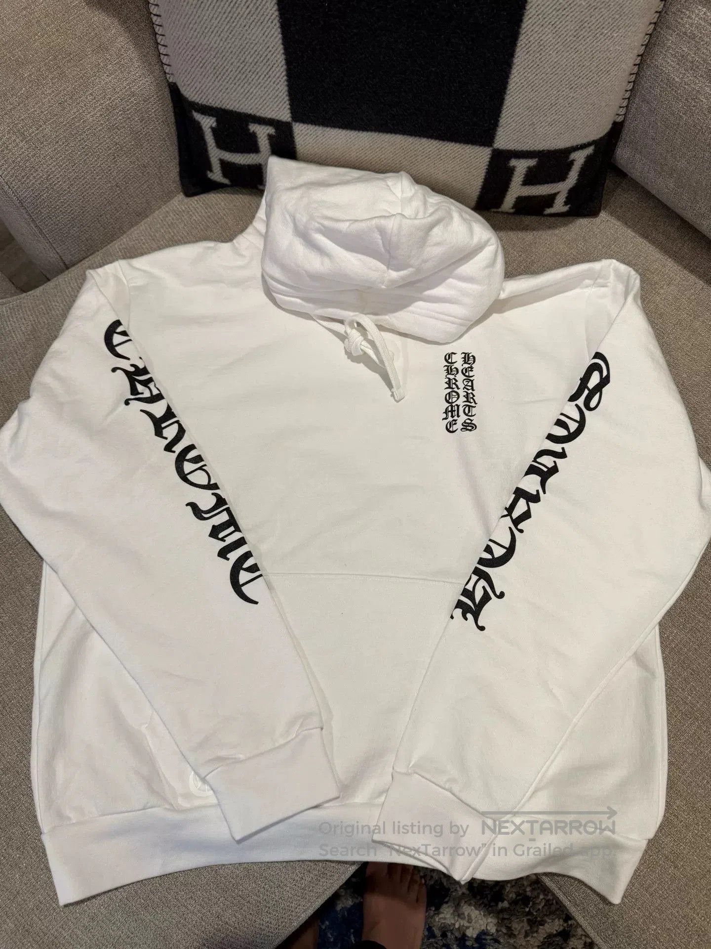 Chrome Hearts White Unisex Sweatshirt.