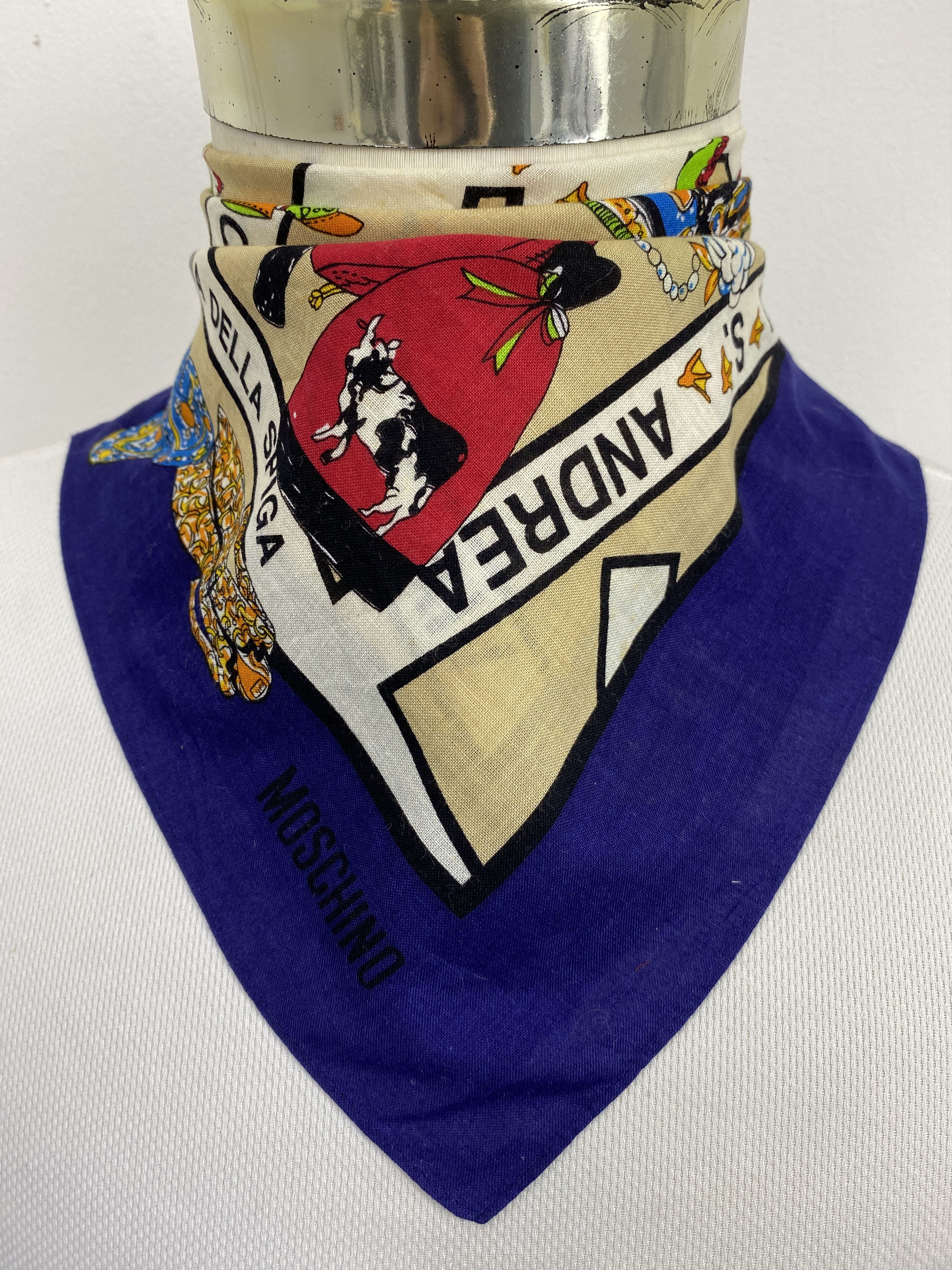 Moschino Vintage Moshino Handkerchief / Neckerchief KT0164 Size ONE SIZE - 1 Thumbnail