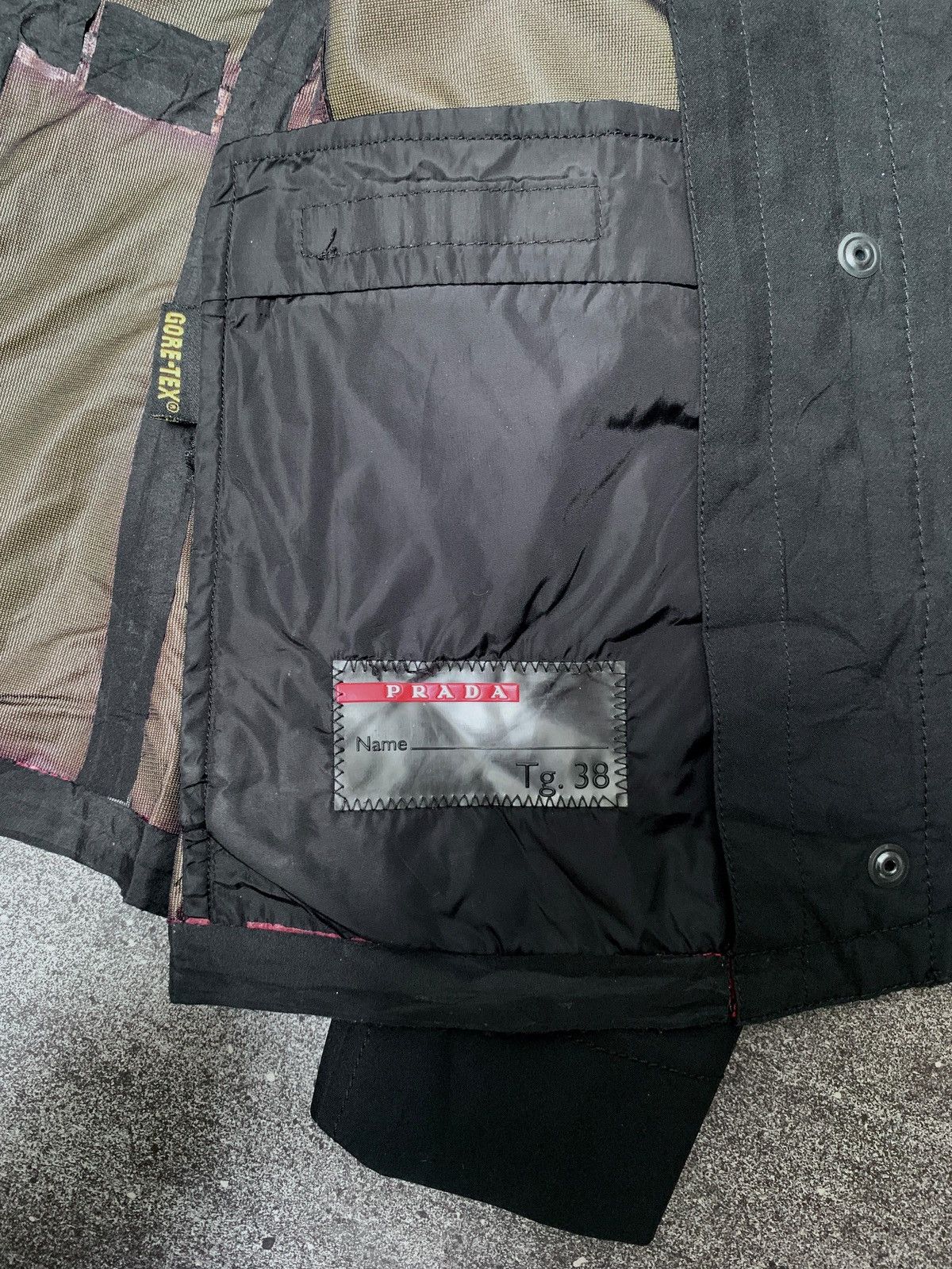 Prada 2000s Red Tab Goretex Detachable Jacket Size XS / US 0-2 / IT 36-38 - 11 Thumbnail