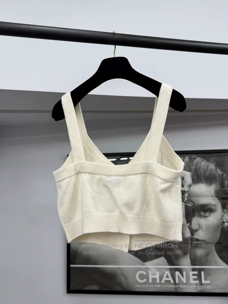 Chanel Chanel White multi-element badge sling top Size XS / US 0-2 / IT 36-38 - 3 Thumbnail