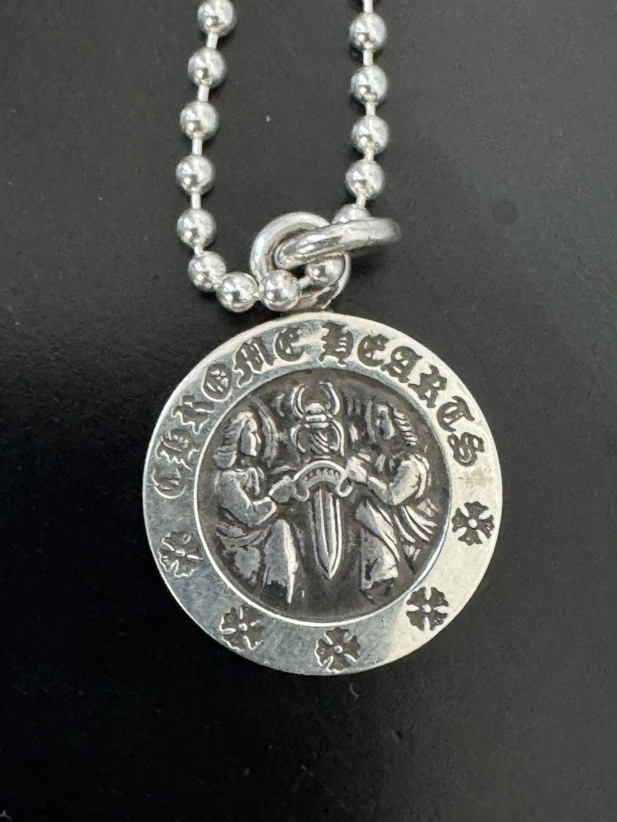 ピリちゃん　Chrome Hearts ANGEL MADAL V2 s-l400.jpg