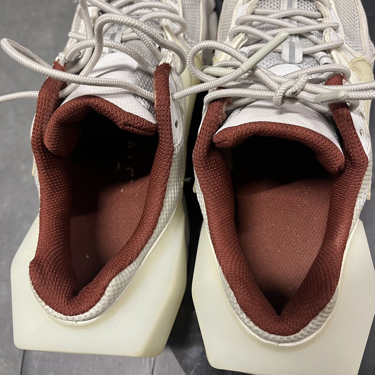 A-COLD-WALL* × Nike A cold wall Nike vomero sail size 7.5 lightly worn with box Size US 7.5 / EU 40-41 - 10 Thumbnail