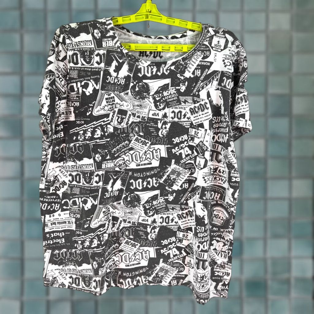Vintage AC DC T-Shirt 2XL Adult Black White Graphic Print Shirt Mens Band Music All Over Print Size US XXL / EU 58 / 5 - 1 Thumbnail