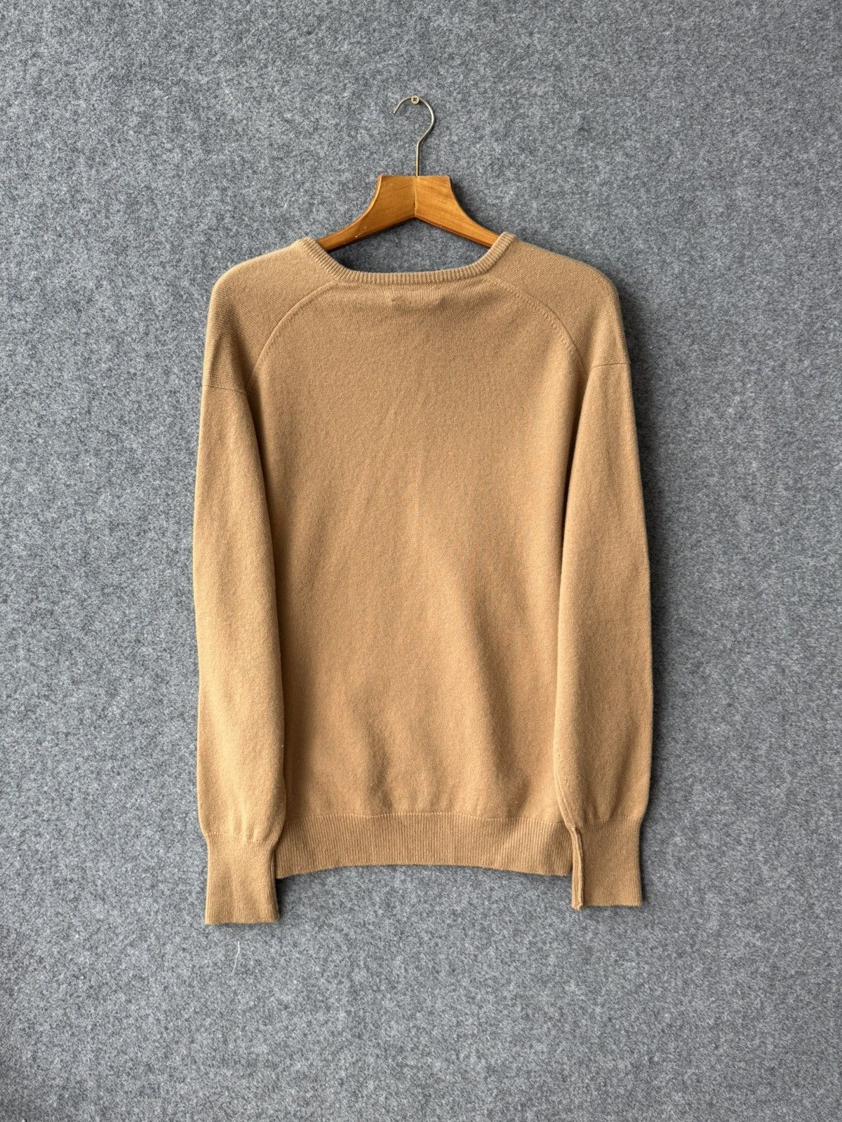 Barrie Barrie Lambswool Made in Scotland beige V-Neck Jumper Size US XL / EU 56 / 4 - 6 Thumbnail