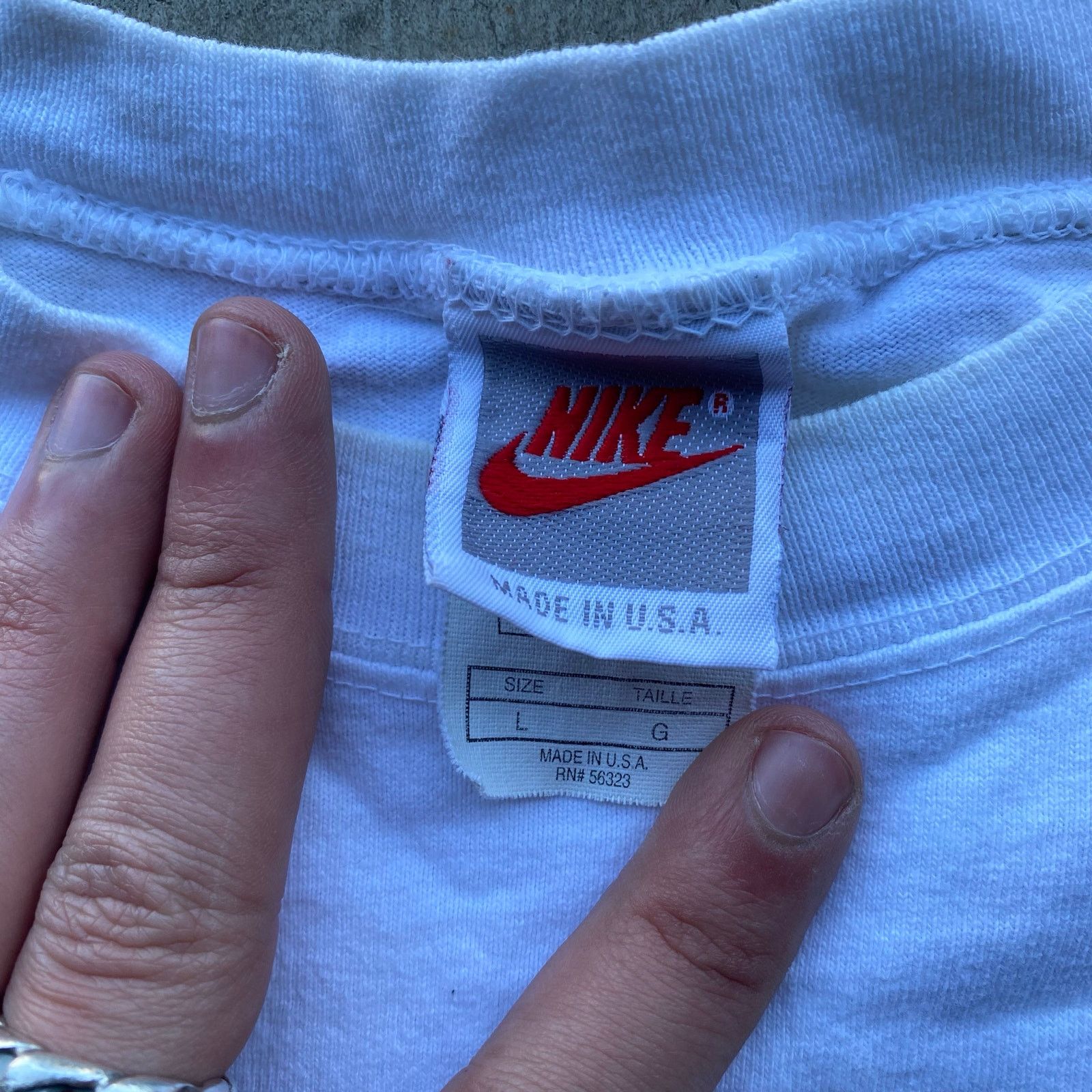 Vintage VINTAGE 90S NIKE LARGE WHITE BLANK LONGSLEEVE SHIRT Size US L / EU 52-54 / 3 - 1 Thumbnail
