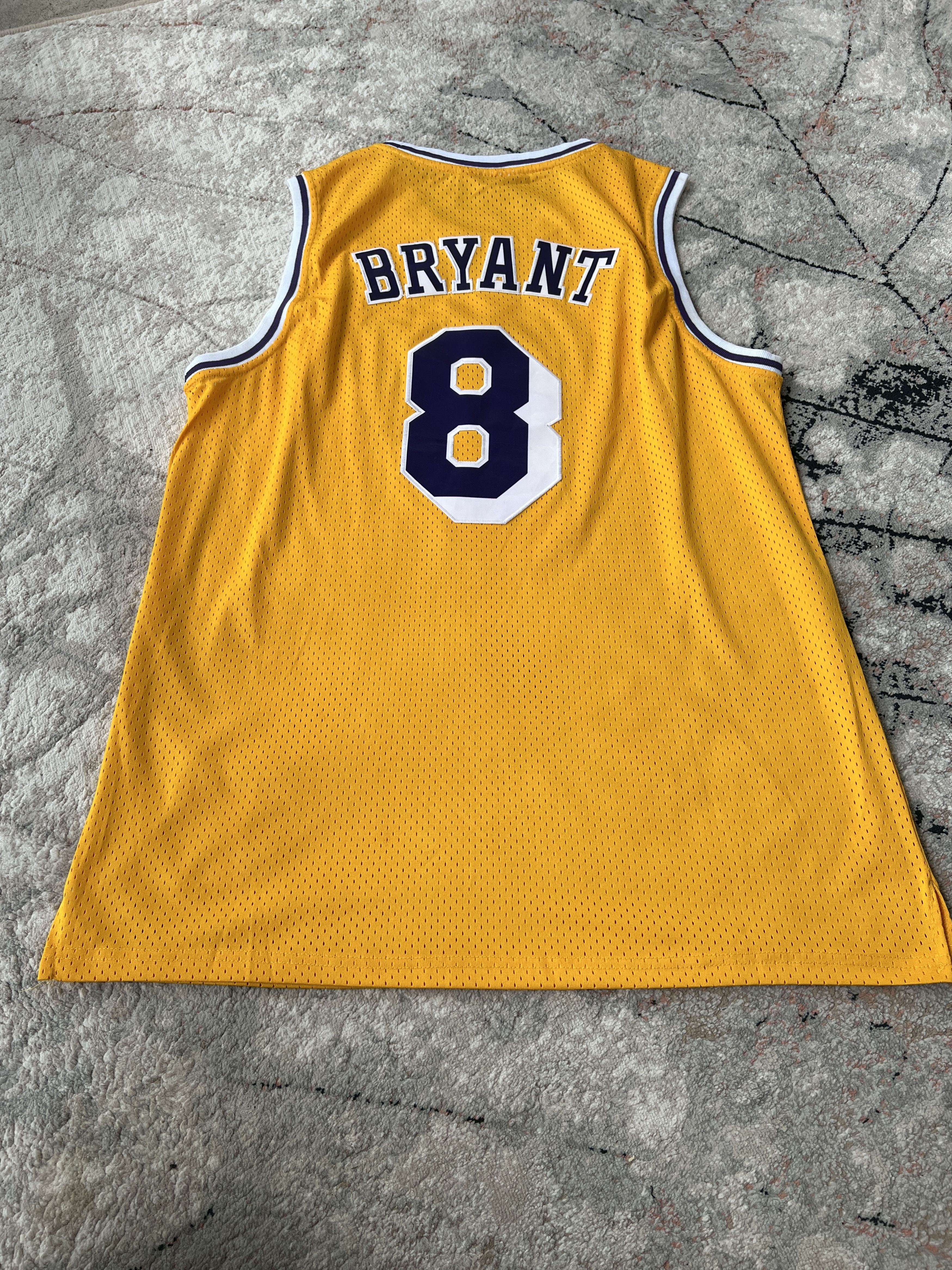 Mitchell & Ness Lakers Kobe Bryant 8 Mitchell & Ness NBA Jersey Size US XL / EU 56 / 4 - 1 Thumbnail