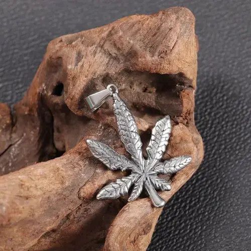 Soul Revolver Maple Leaf Pendant Necklace Size ONE SIZE - 4 Thumbnail